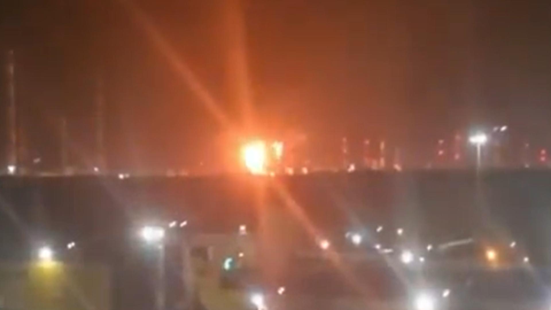 Război în Ucraina, ziua 1299. Kievul lovește infrastructura energetică a Rusiei: atac cu drone asupra rafinăriei Kirişi/ Captură video