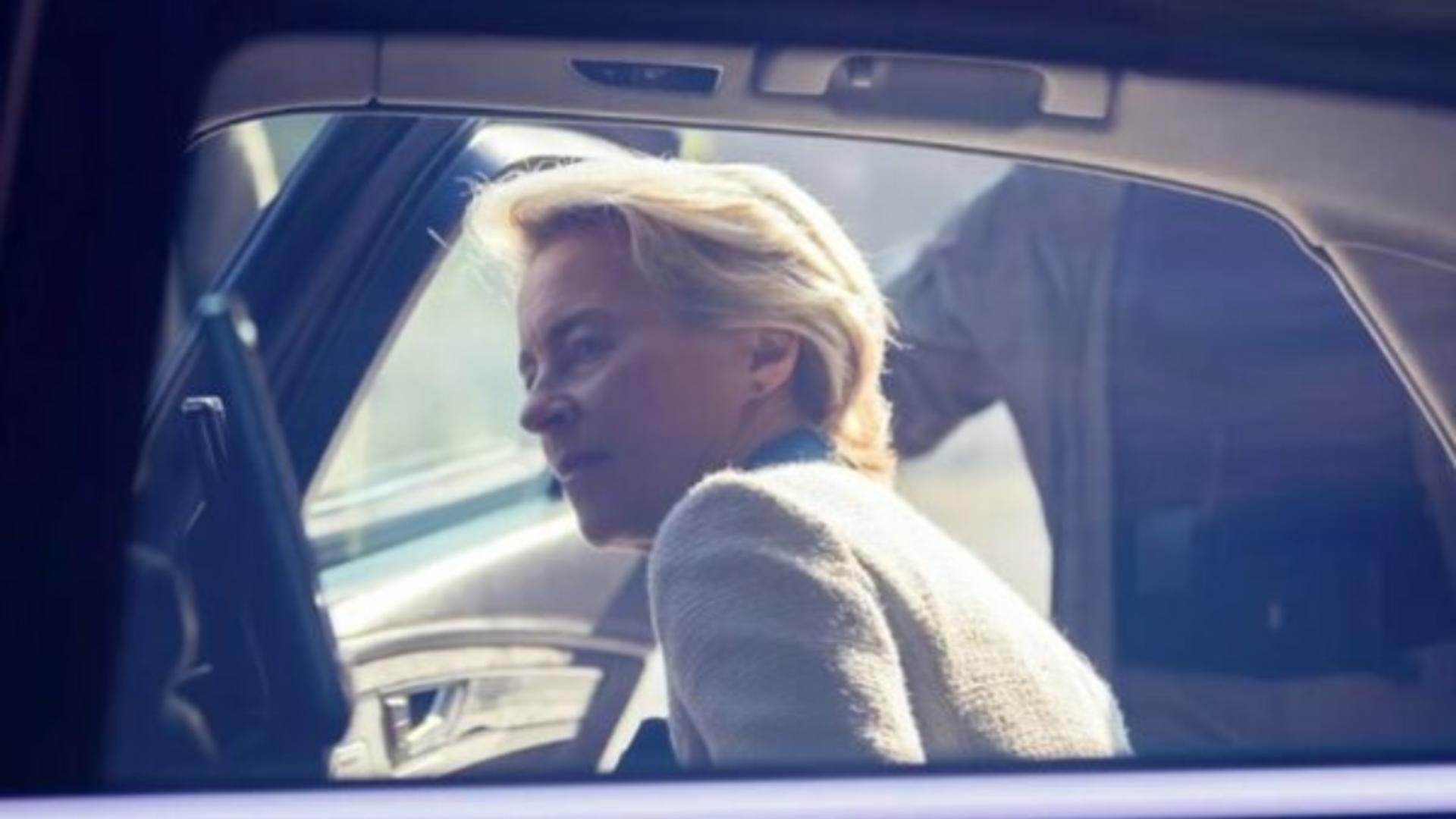 Mașina în care s-ar fi aflat Ursula vor der Leyen, blocată de protestatari în Bulgaria, înaintea vizitei din România - VIDEO