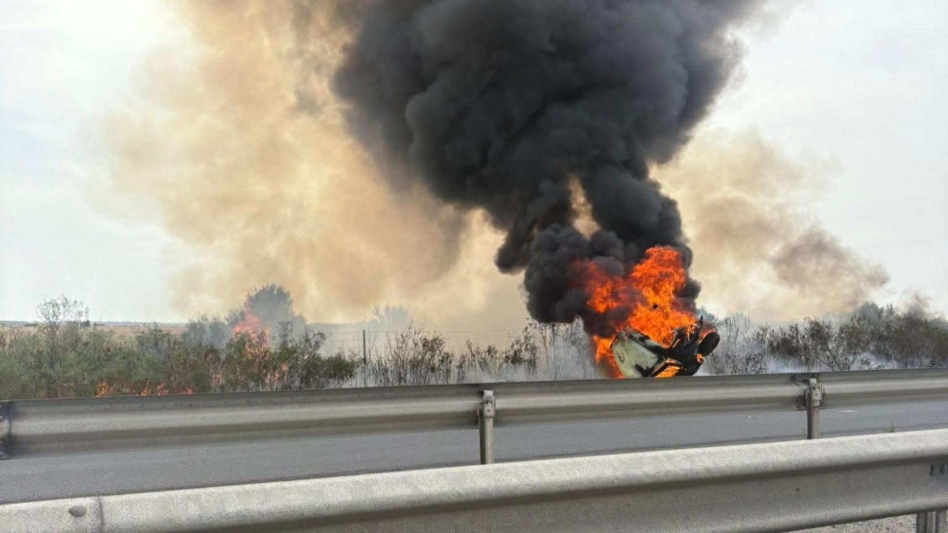 Accident pe autostrada A1 Bucureşti-Piteşti, pe sensul spre Capitală. O mașină a luat foc
