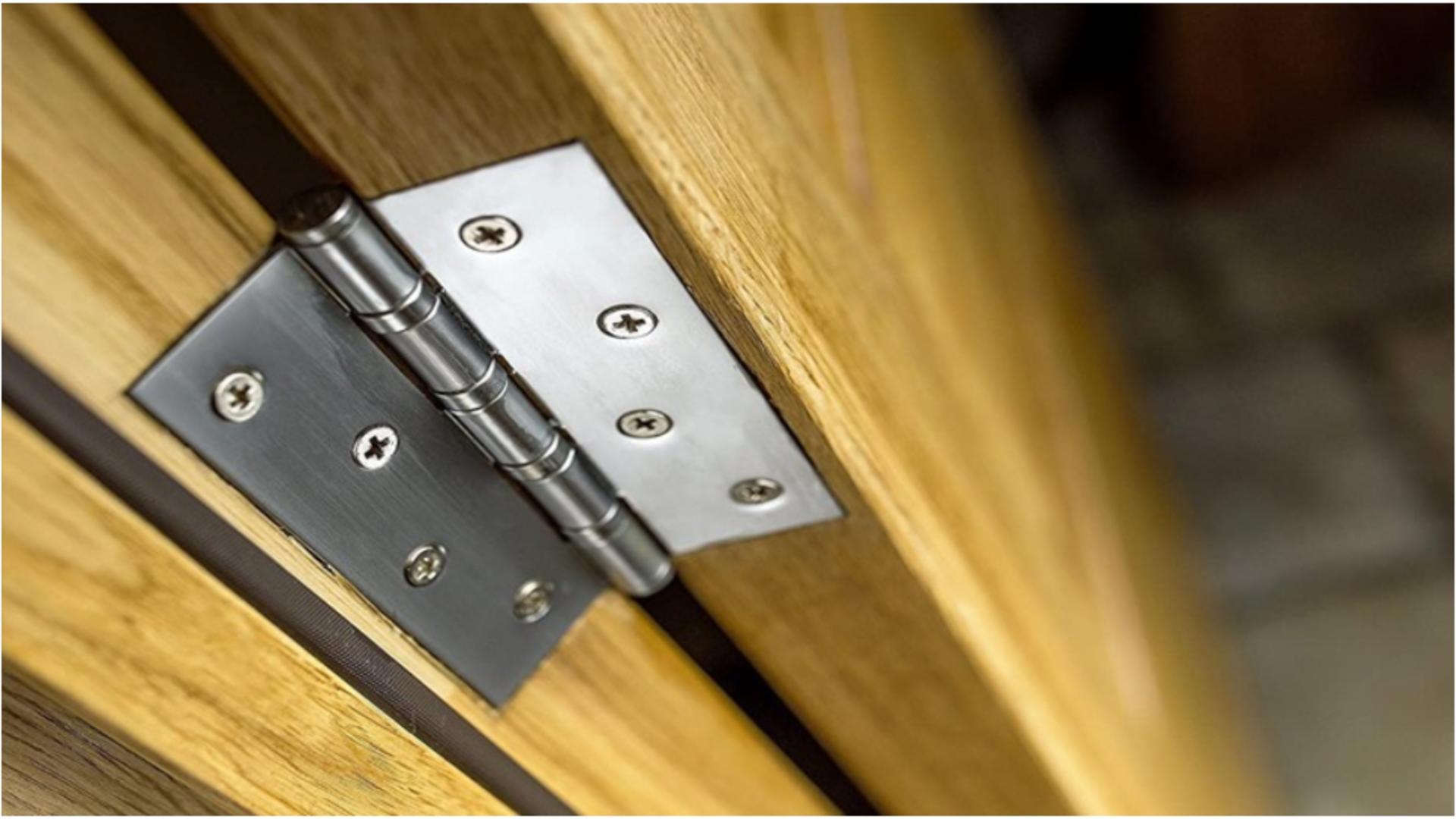 Metodele care te sacpă rapid de scârțâitul ușilor