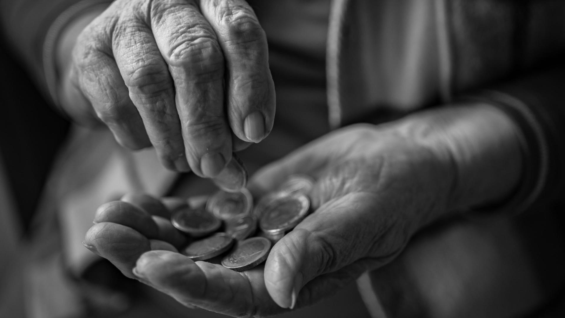 Ajutor insuficient de la stat pentru pensionari