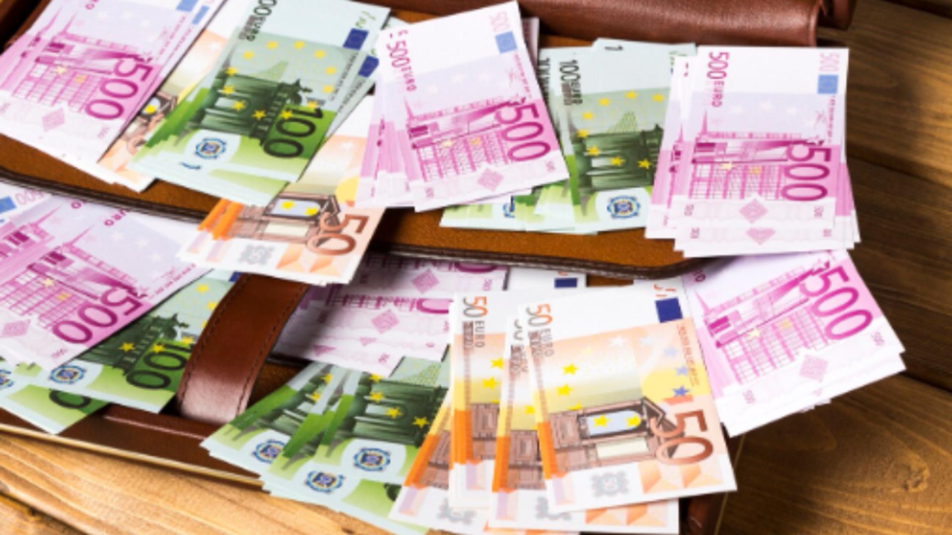 O femeie din Timiș a fost jefuită de 50.000 de euro