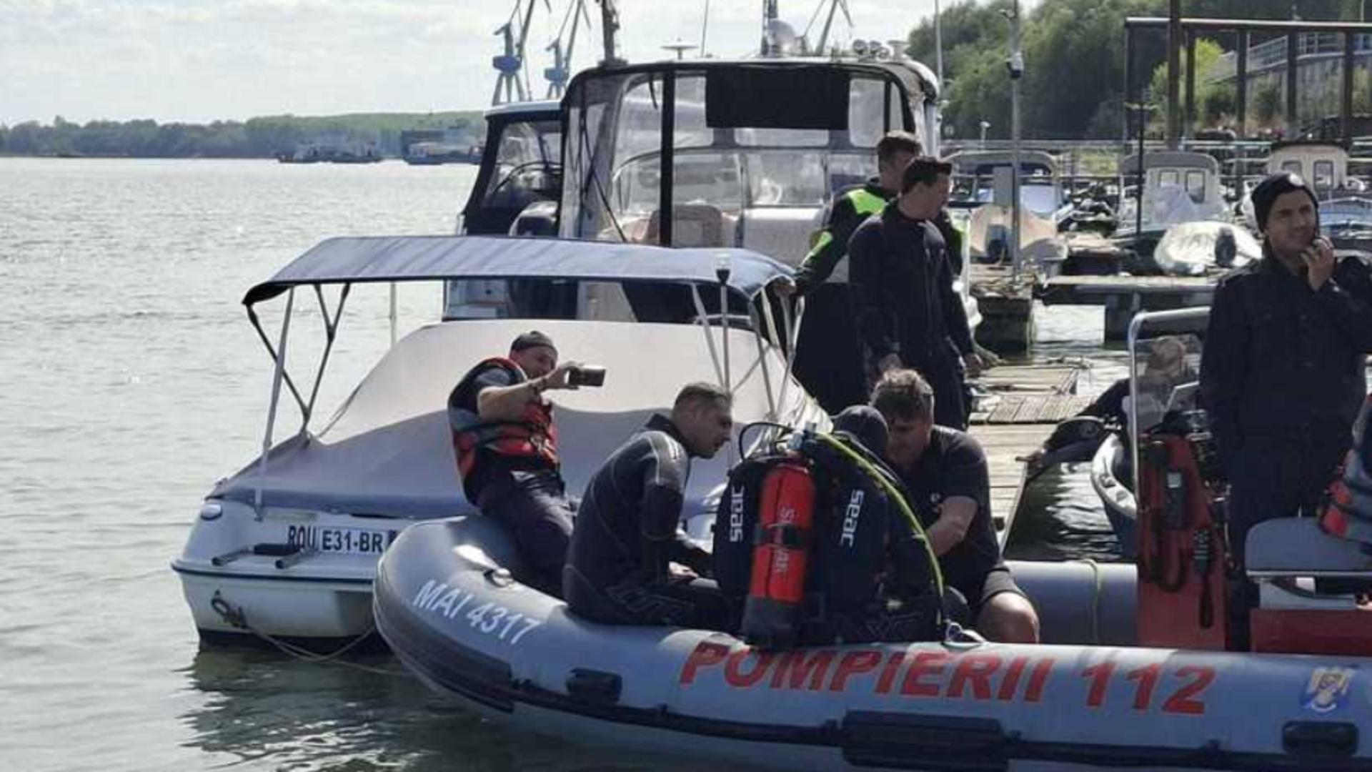 Mașină căzută în Dunăre. Intervenție dificilă a scafandrilor