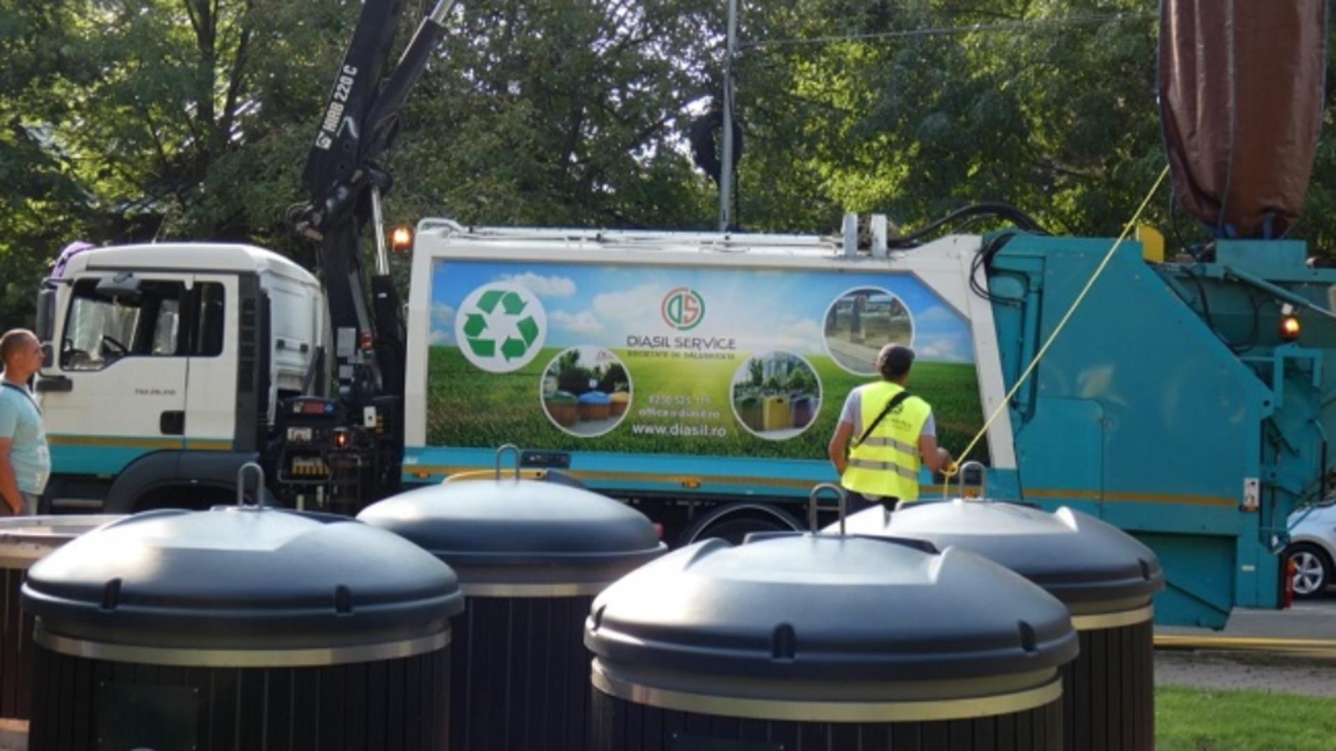 Autoturism, lovit de mașina de gunoi. O femeie a fost rănită