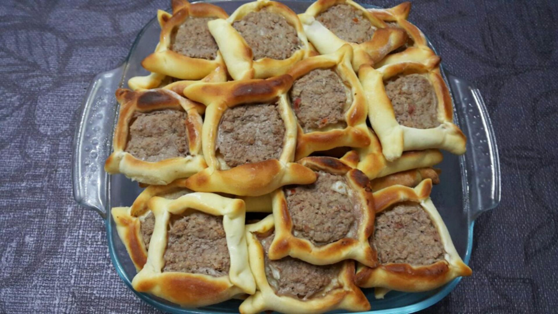 Pizzeti cu carne. Rețeta unui aperitiv din bucătăria italiană, care te va cuceri