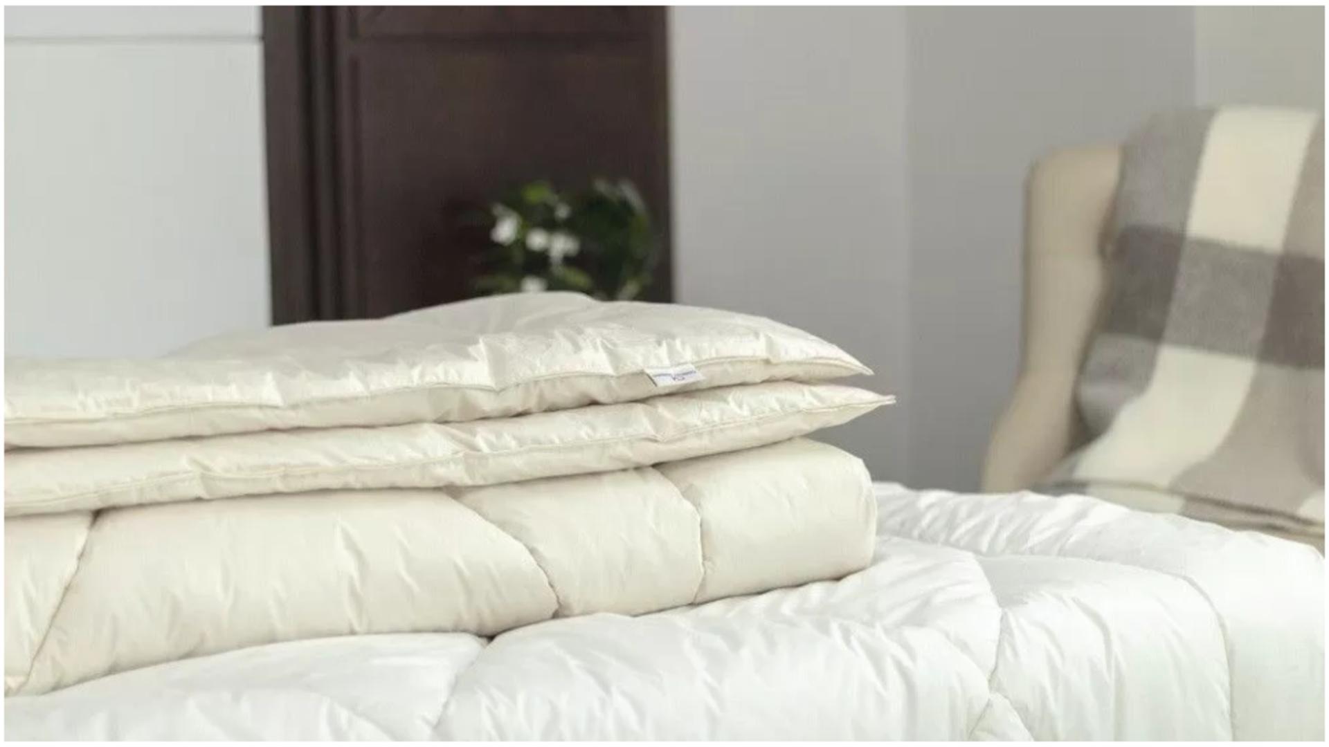 Trucul care îți curăță plapuma fără să depui prea mult efort