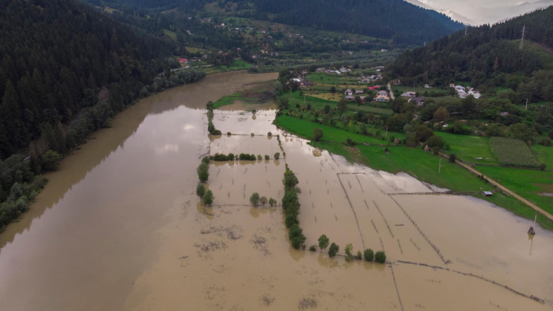 Inundațiile lovesc din nou! Râurile din 14 județe, sub avertizare de Cod Galben până sâmbătă dimineață/ Profimedia