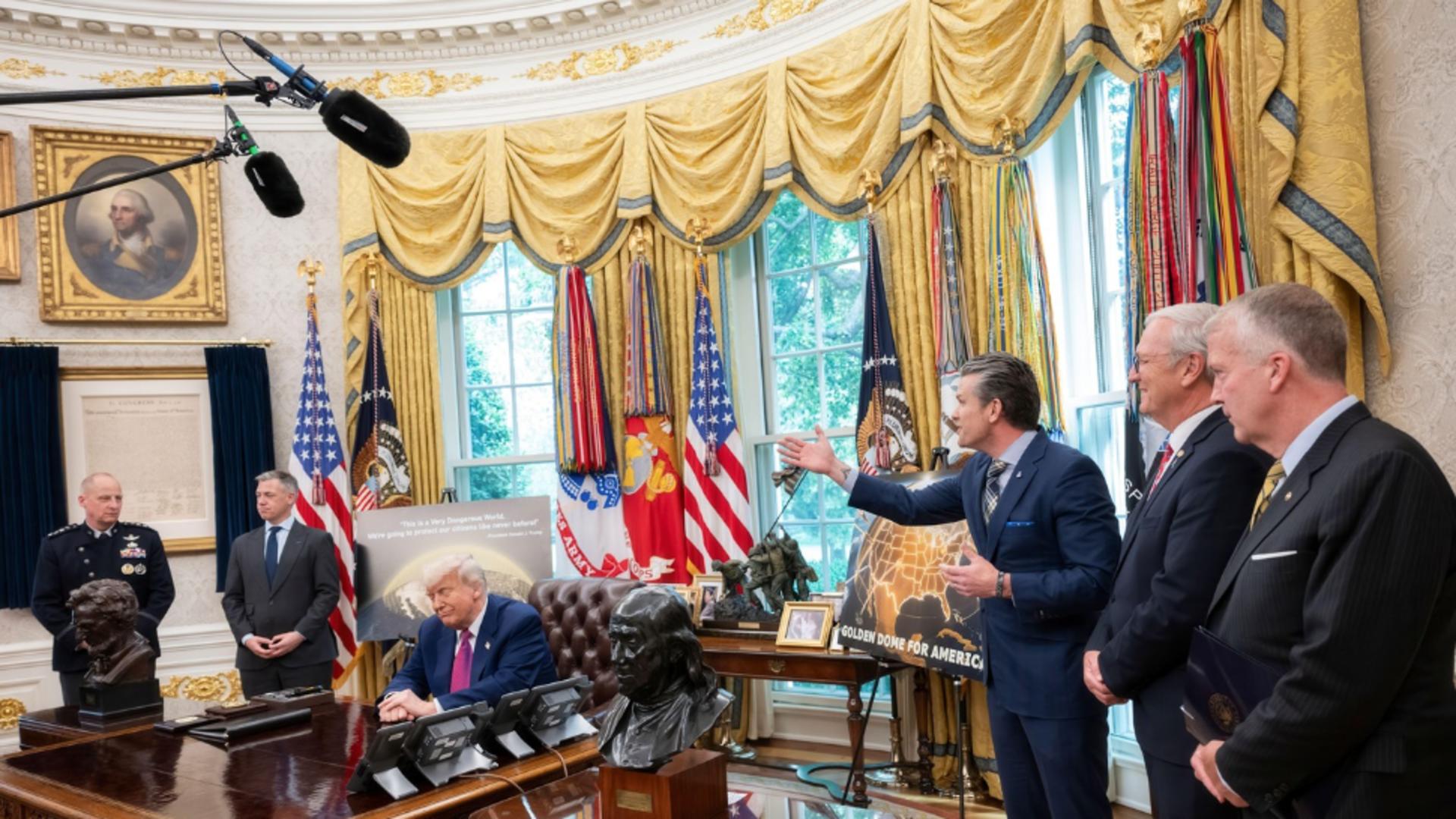 Șefii Pantagonului, la o întâlnire cu președintele Donald Trump  (Profimedia)