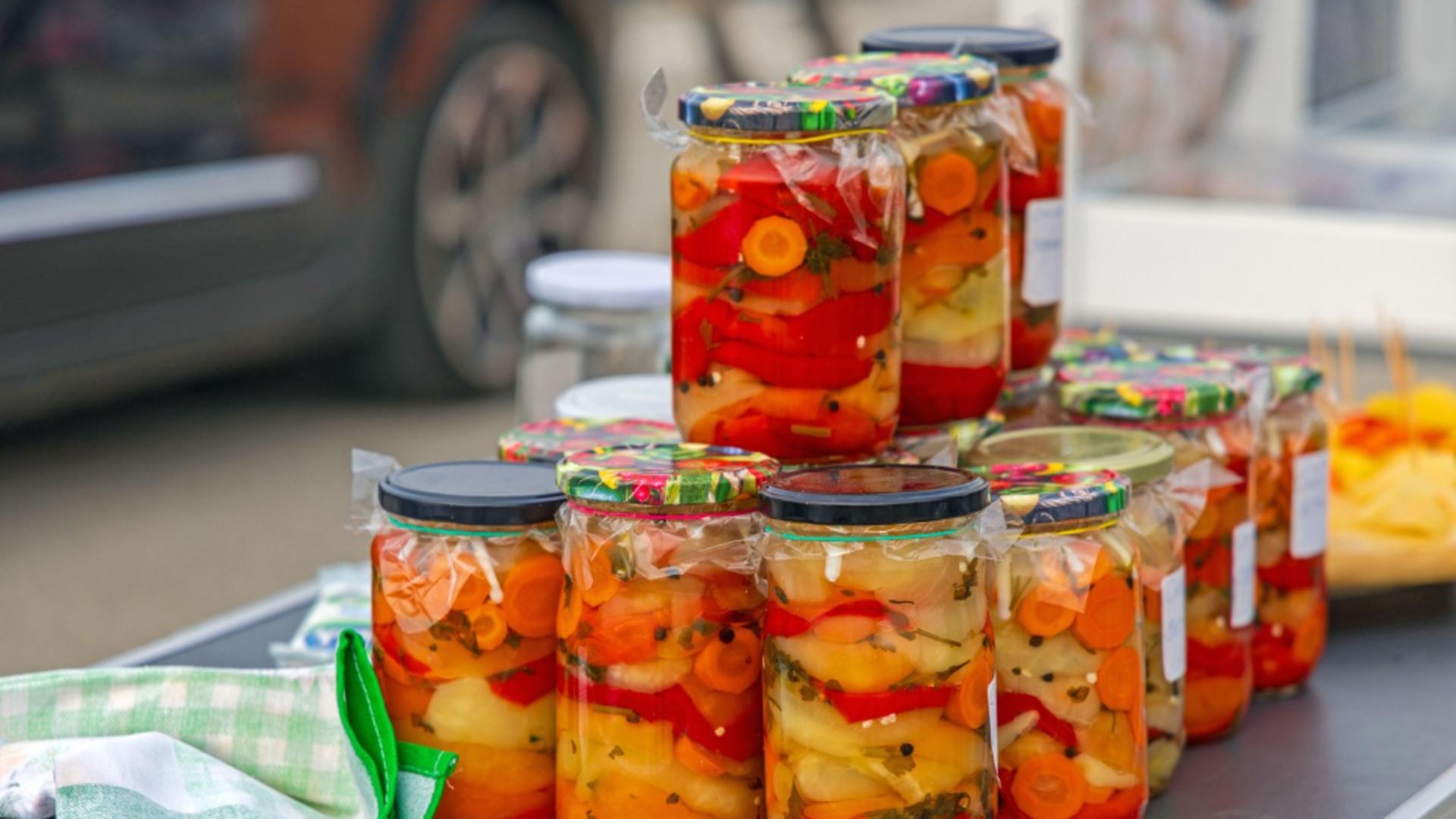 Cum păstrezi murăturile asortate crocante toată iarna: își vor menține gustul bogat și intens. Iată secretul! / Profimedia