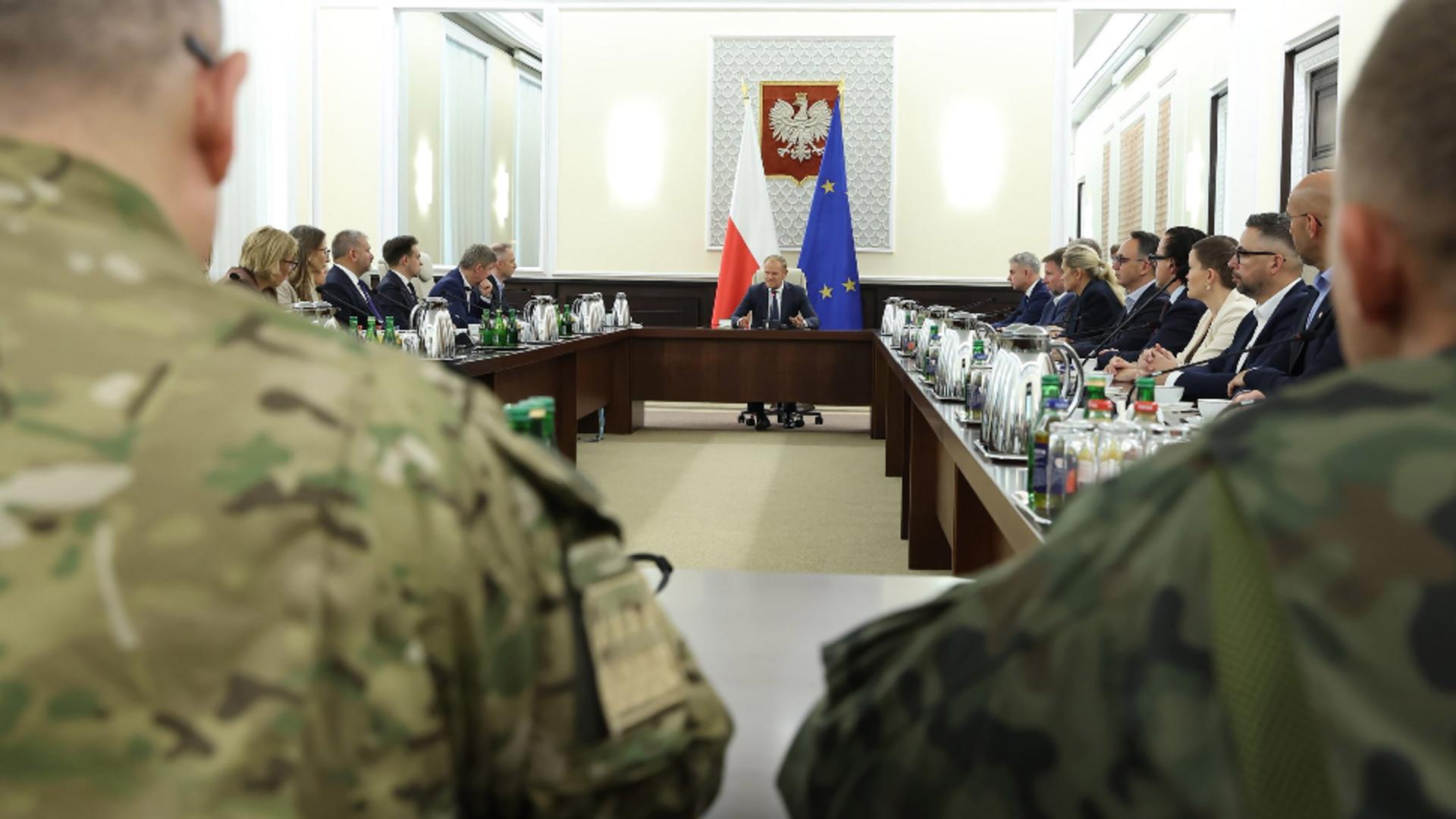 Varșovia cere reuniune ONU și limitează zborurile după incidentul cu drone de miercuri/ Profimedia