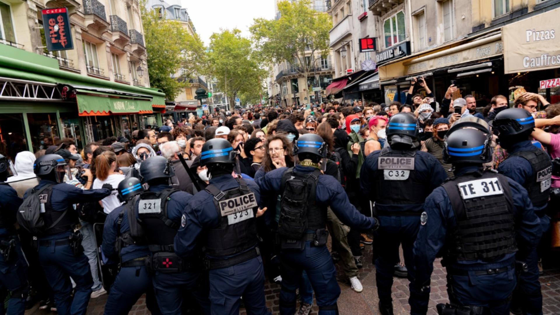 Franța, paralizată din nou de proteste. Sindicatele au chemat la o zi de grevă generală / Foto: Profi Media
