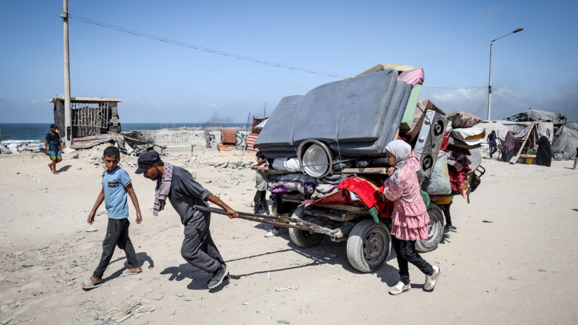 Populația din Gaza este somată să părăsească imediat zona. Foto: Profimedia