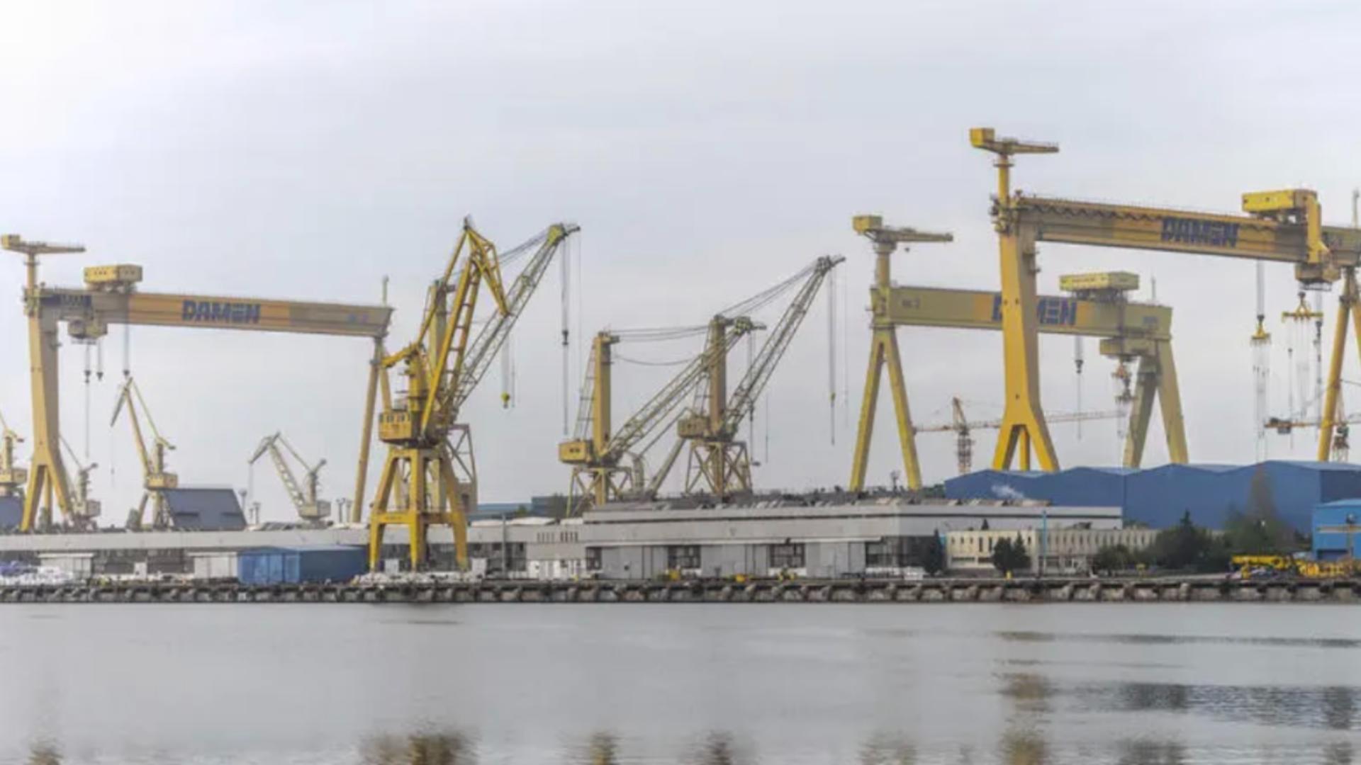 Angajații de la șantierul naval Damen Mangalia protestează în fața Ministerului Economiei