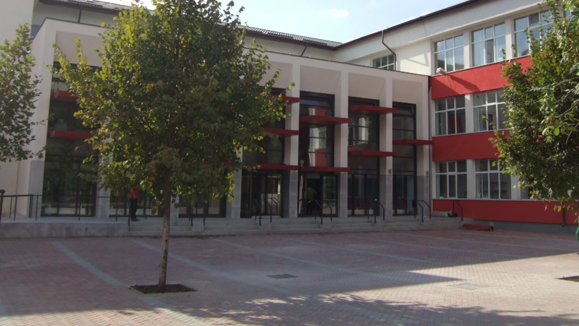 Scoala Hambur rămâne cu conducerea intactă. Nu-și mai dă nimeni demisia. Foto/Sc Hamburg