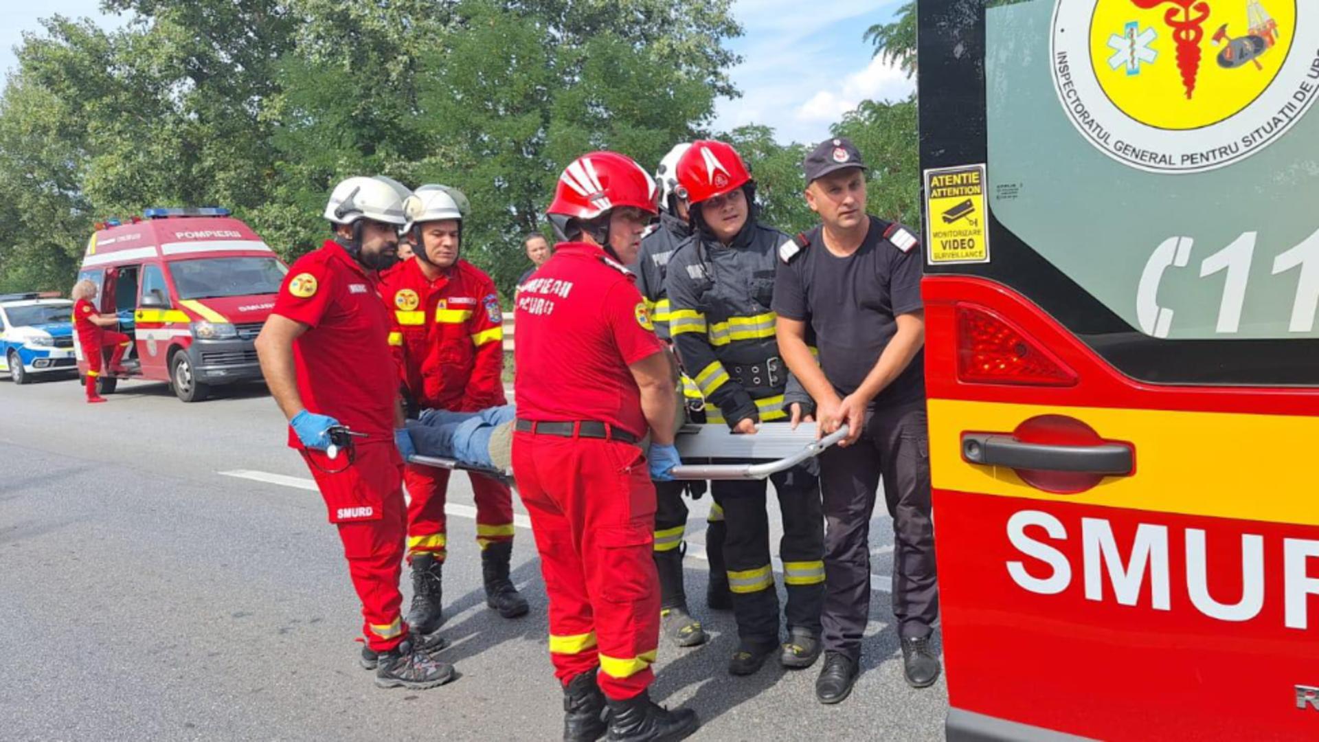 Trei persoane au avut nevoie de îngrijiri. Foto/ISU Hundeoara