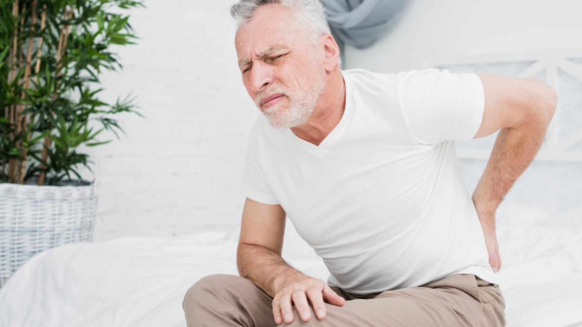 Trucul recomandat de medici ca să scăpăm de durerile de spate