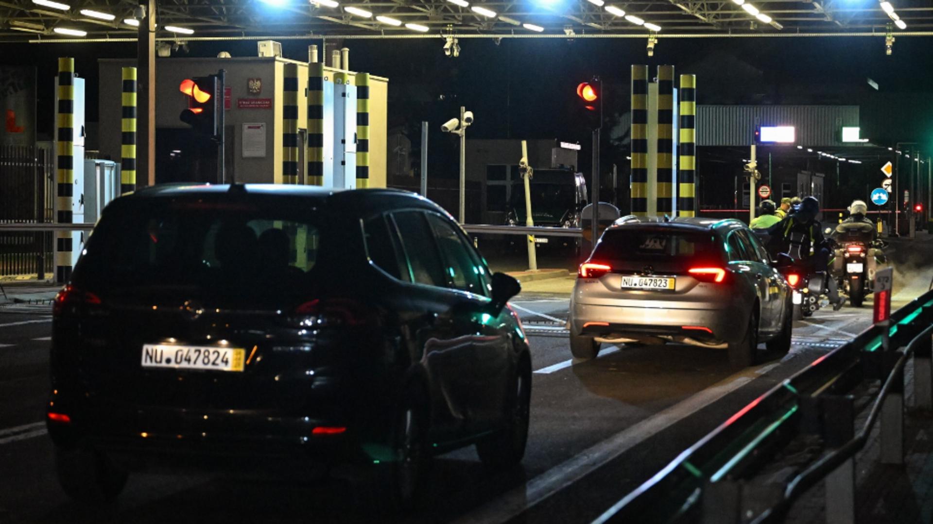 Aglomerație în Terespol, punctul de frontieră între Polonia și Belarus. Foto/Profimedia