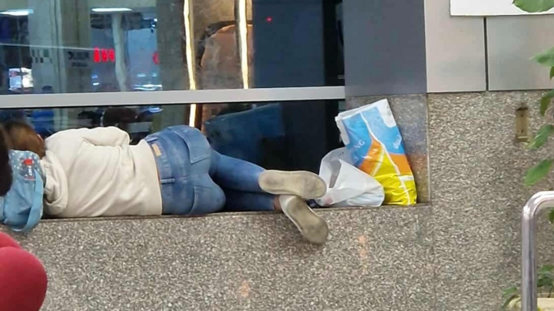 Turiști români, blocați zeci de ore în aeroportul Hurganda. Foto: Ora de Sibiu