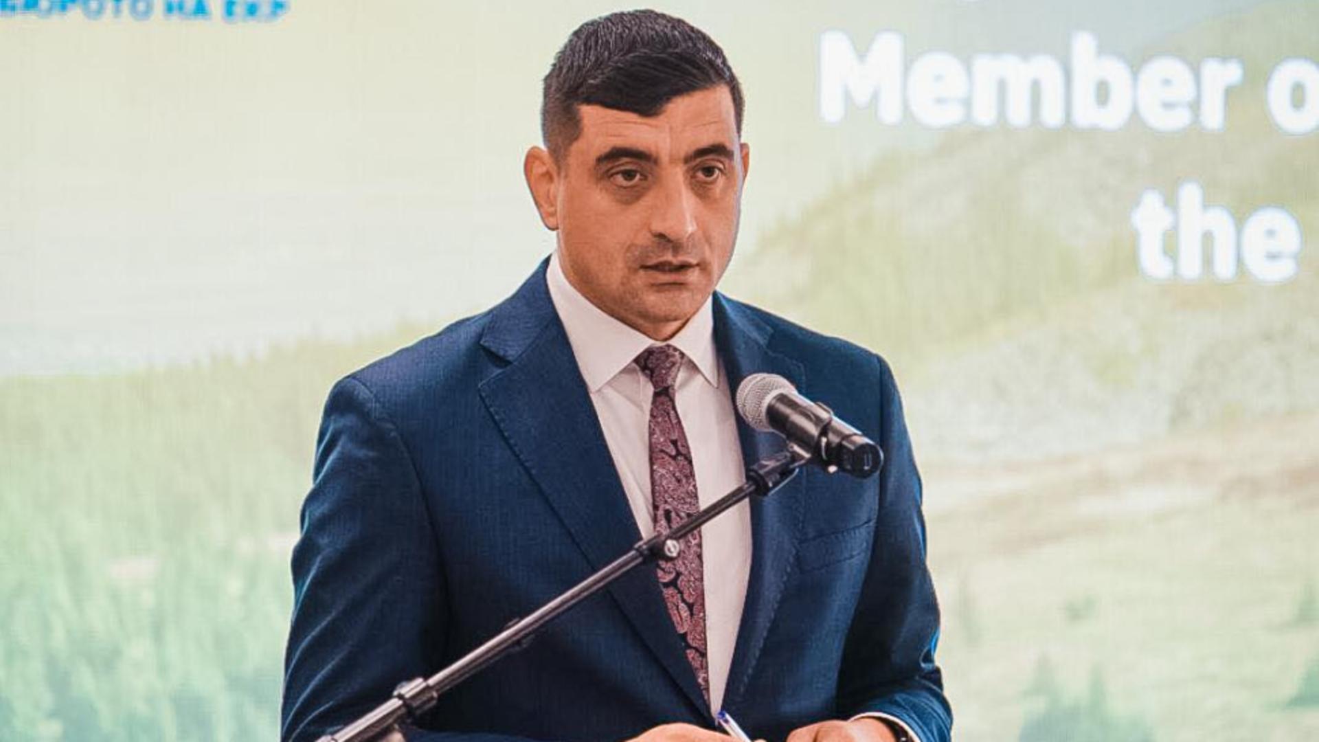 George Simion își anunță candidatura pentru un nou mandat la conducerea AUR: „Suntem un partid democratic și ne ținem de statut”