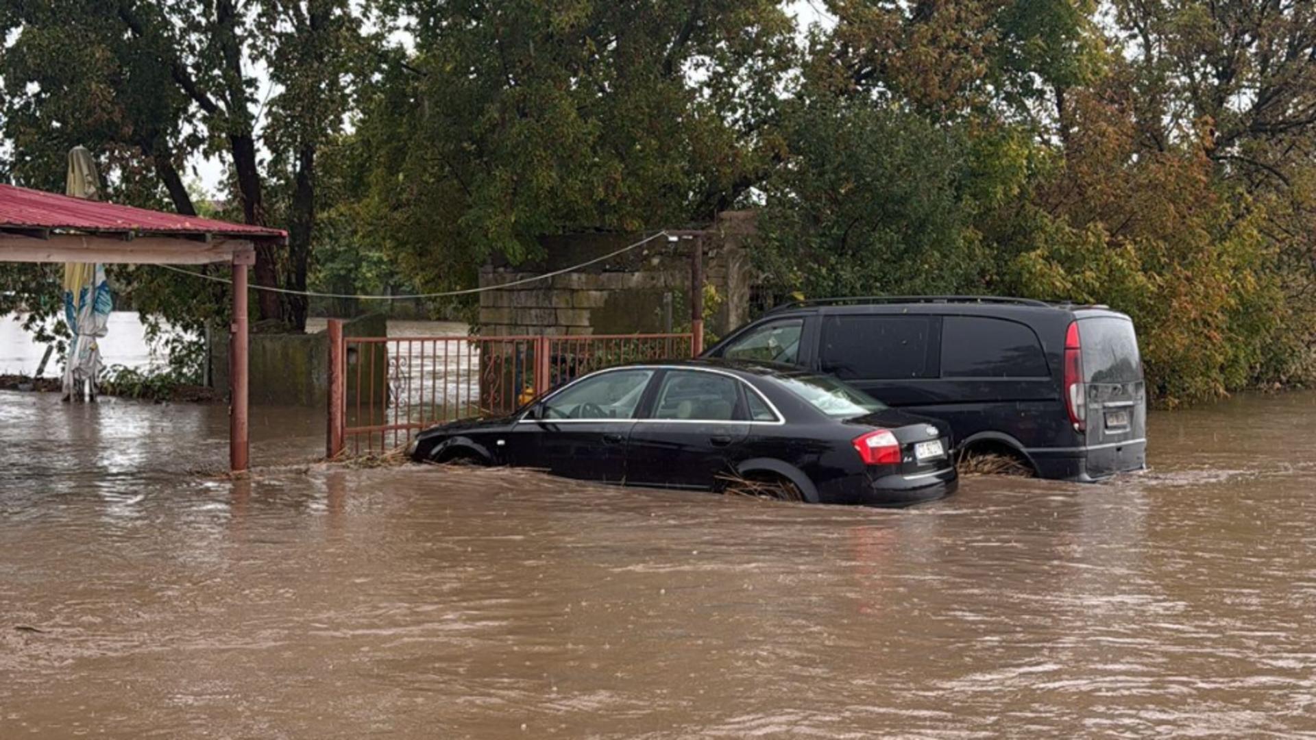 Încă 3 ore de coșmar pentru constănțeni! Meteorologii au PRELUNGIT Codul ROȘU de ploi abundente / Meteoplus 