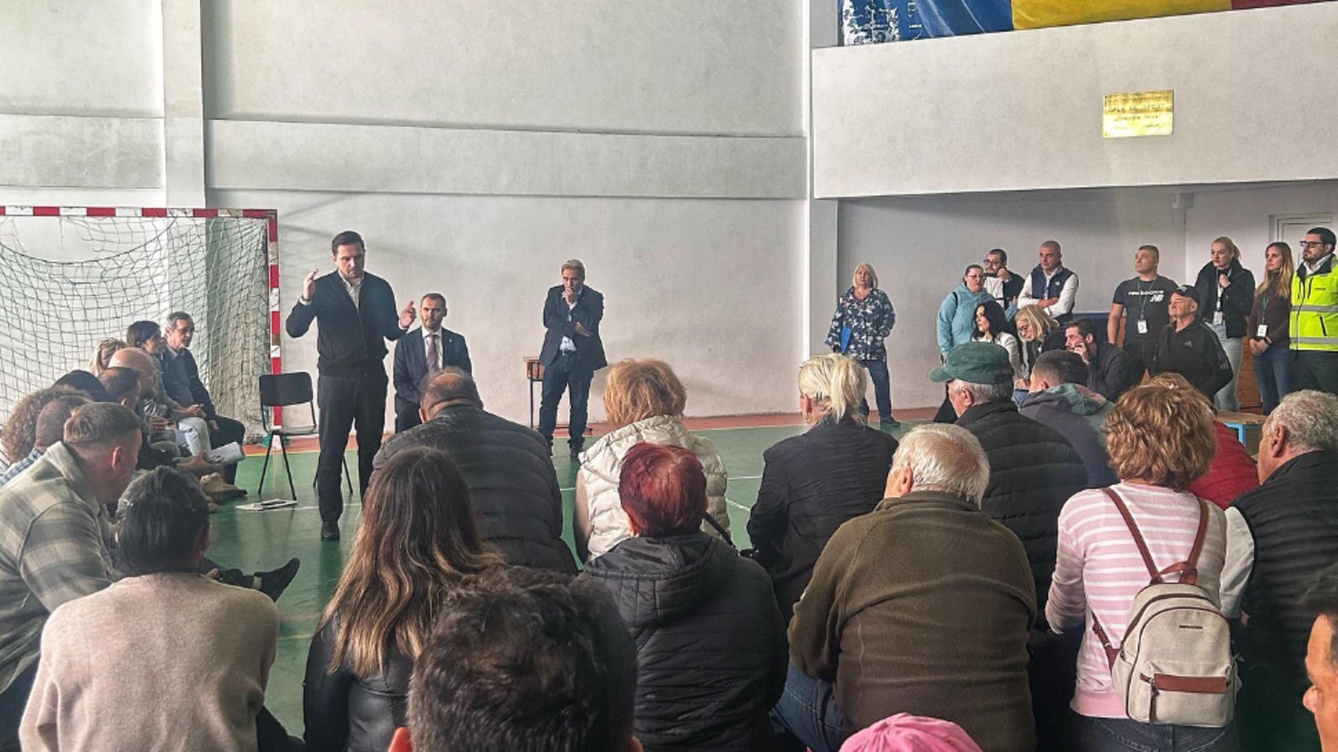 Stelian Bujduveanu a stat de vorbă cu sinistrații