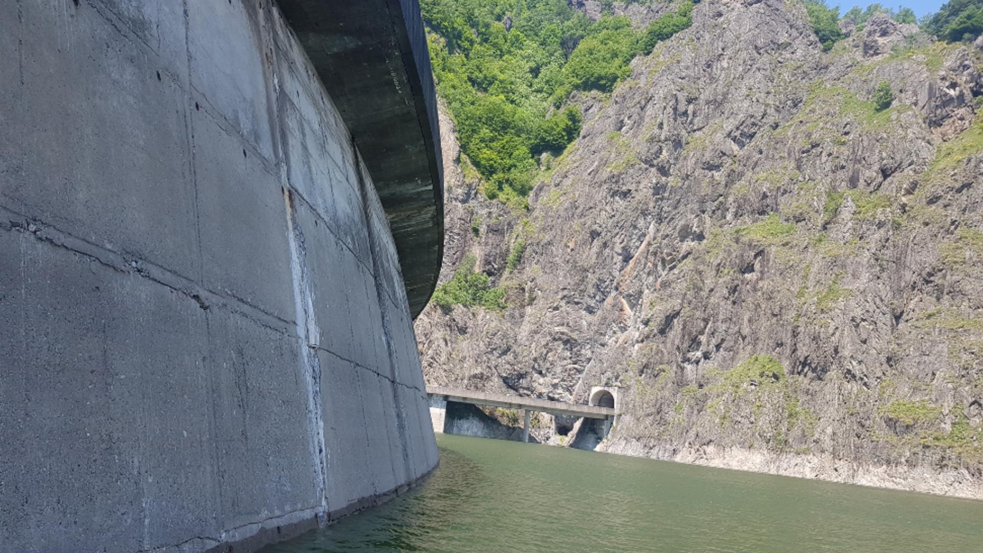 Lacul va fi golit pentru retehnologizare și curățare (foto: Ora de Sibiu)