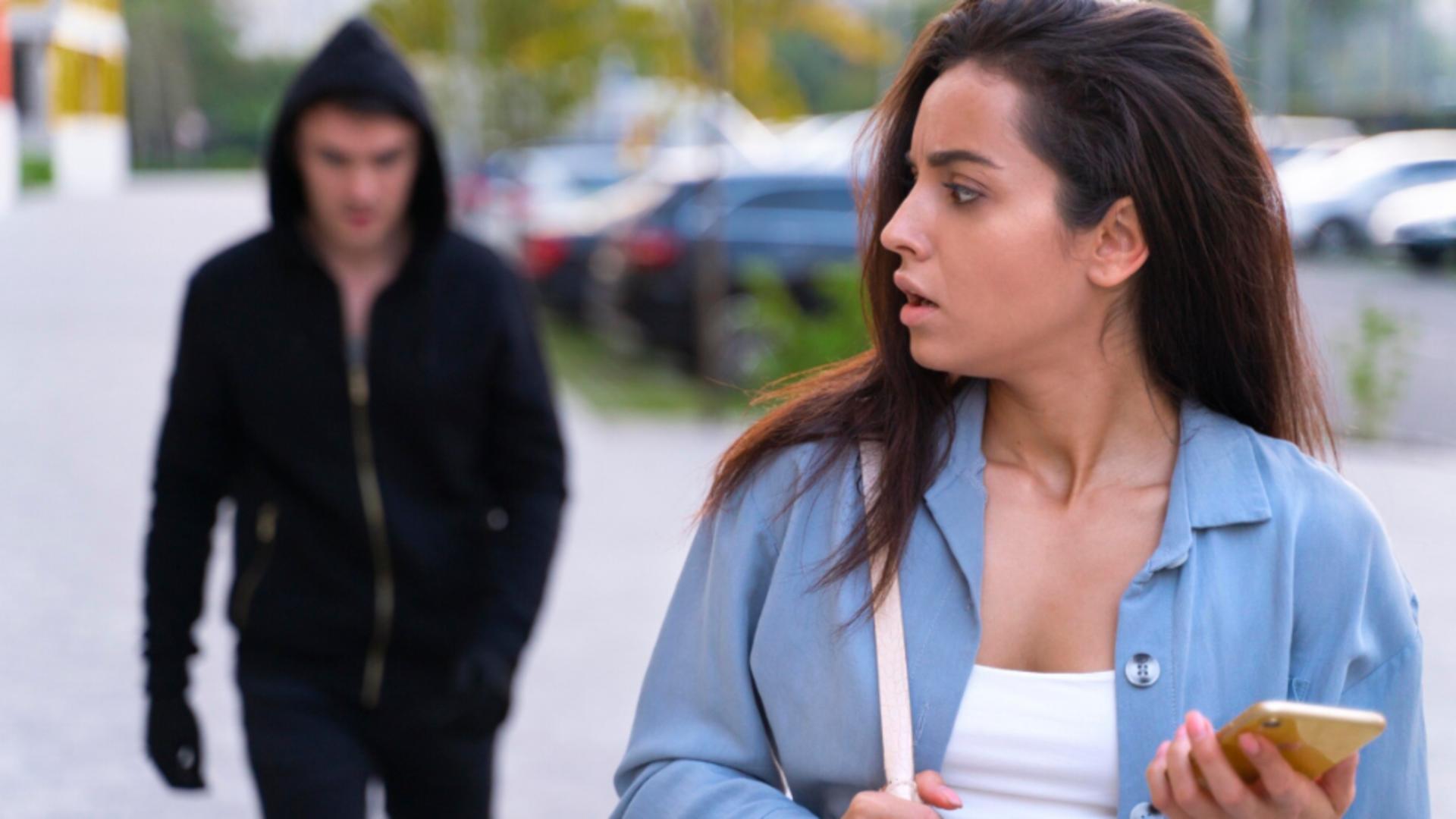 Șoc la Buzău: o farmacistă, atacată cu cuțitul de amantul ei în plină stradă. Foto ilustrativ