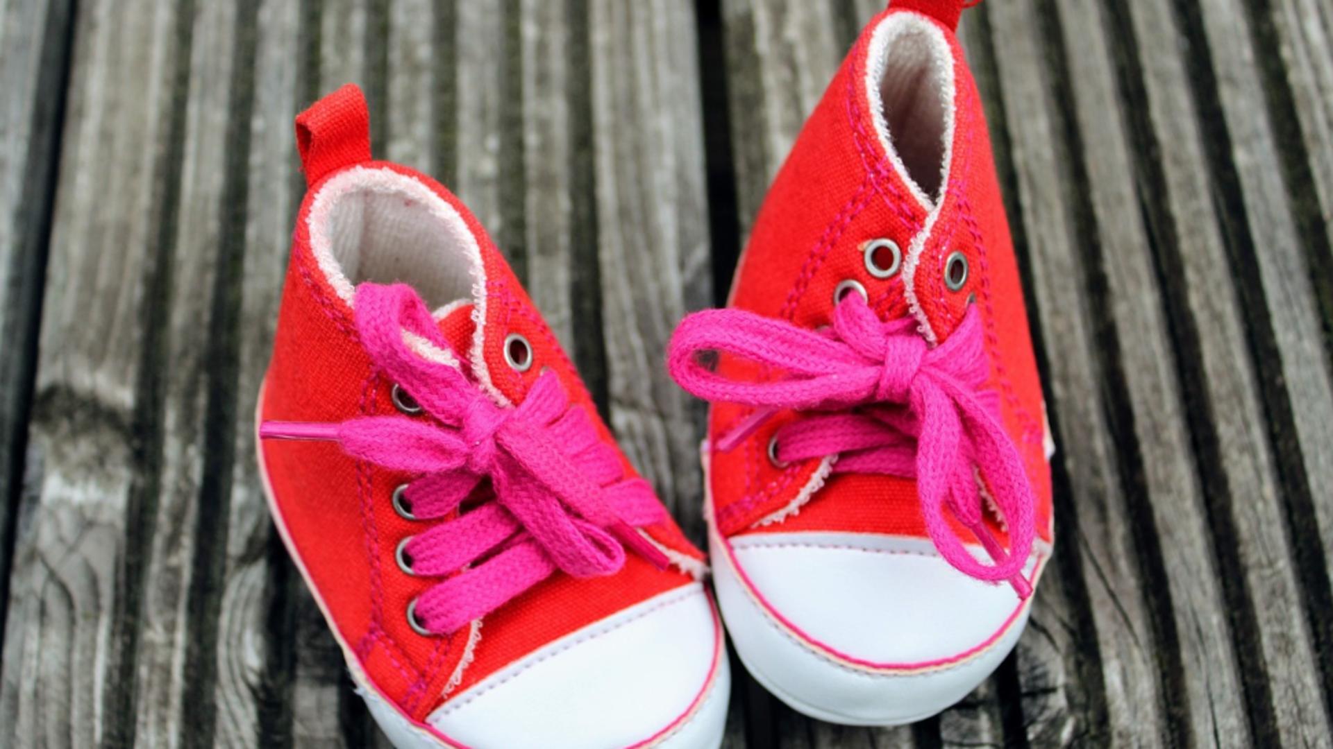 Copil cazut de la etaj