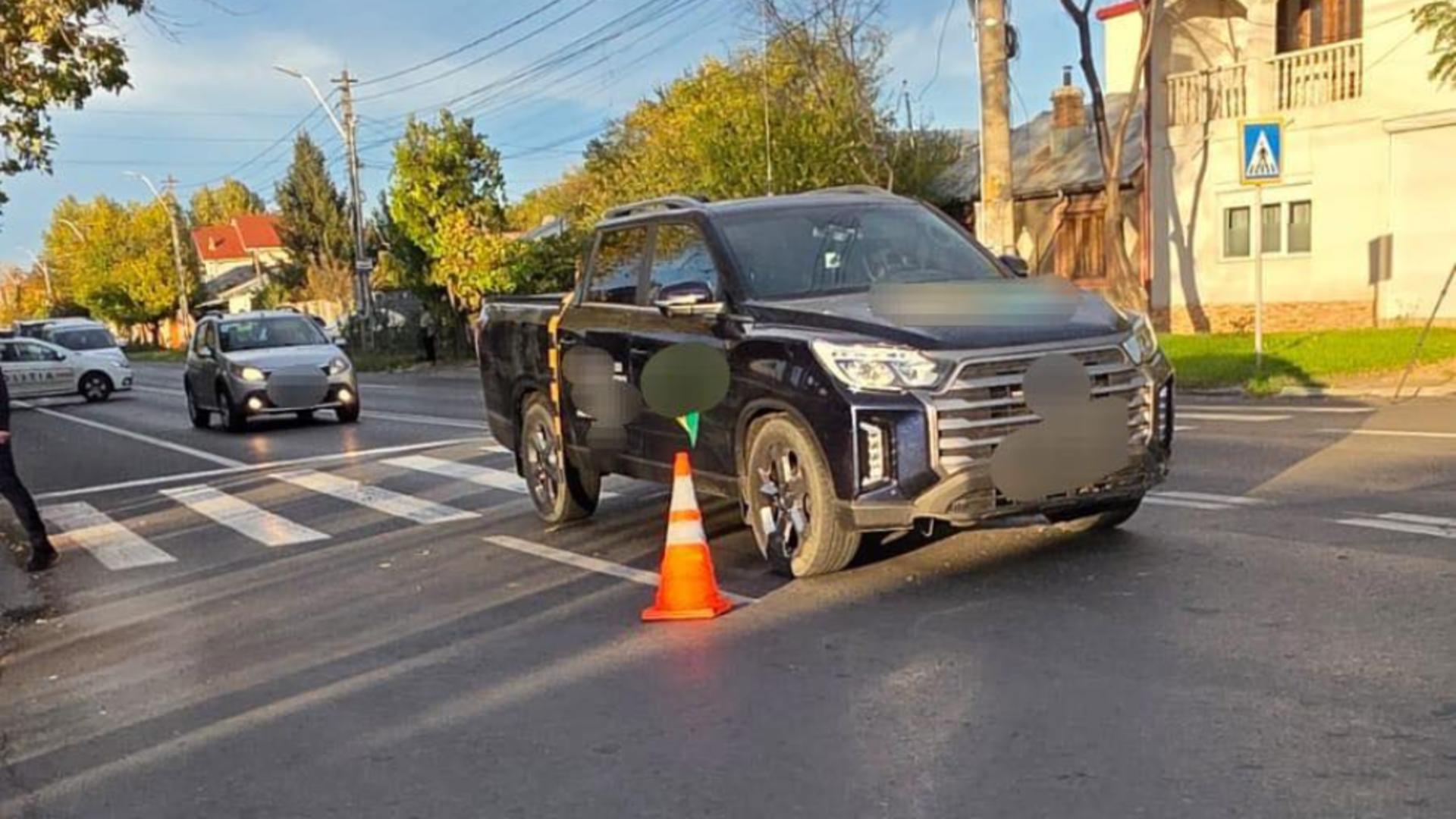 Accident rutier pe strada Comuna din Paris, din Brăila. Un șofer a accidentat două minore de 4 și 14 ani. 