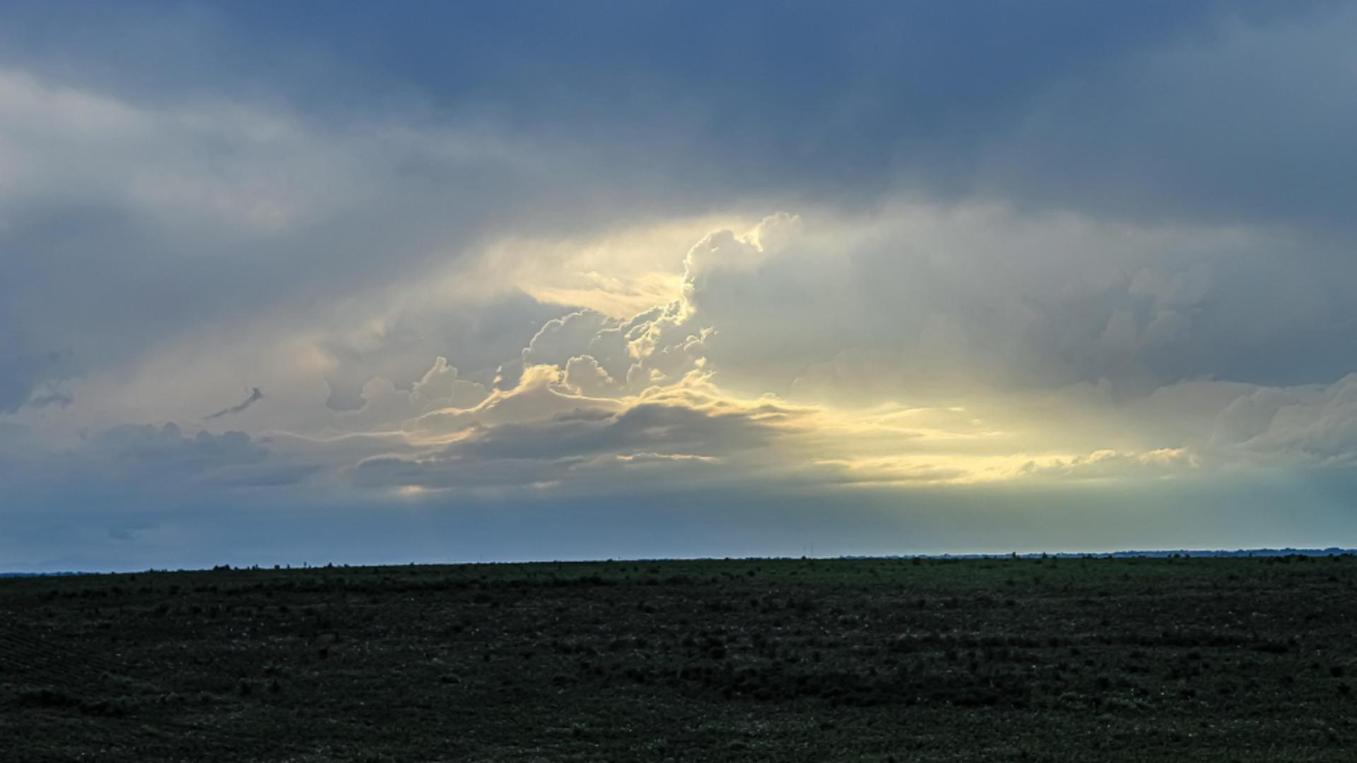 Furtuni în noiembrie