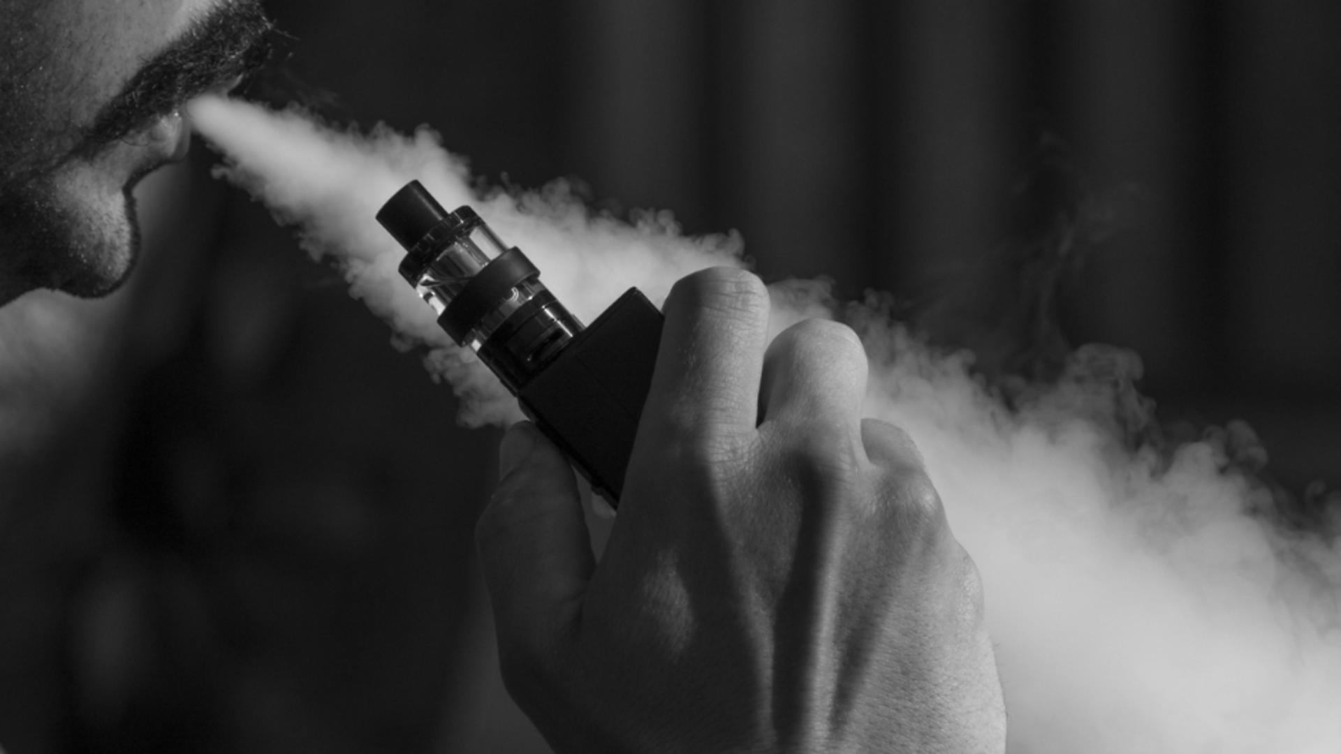 OMS trage un semnal de alarmă: milioane de copii depind de e-țigarete. Noul viciu care bagă spaimă în părinți