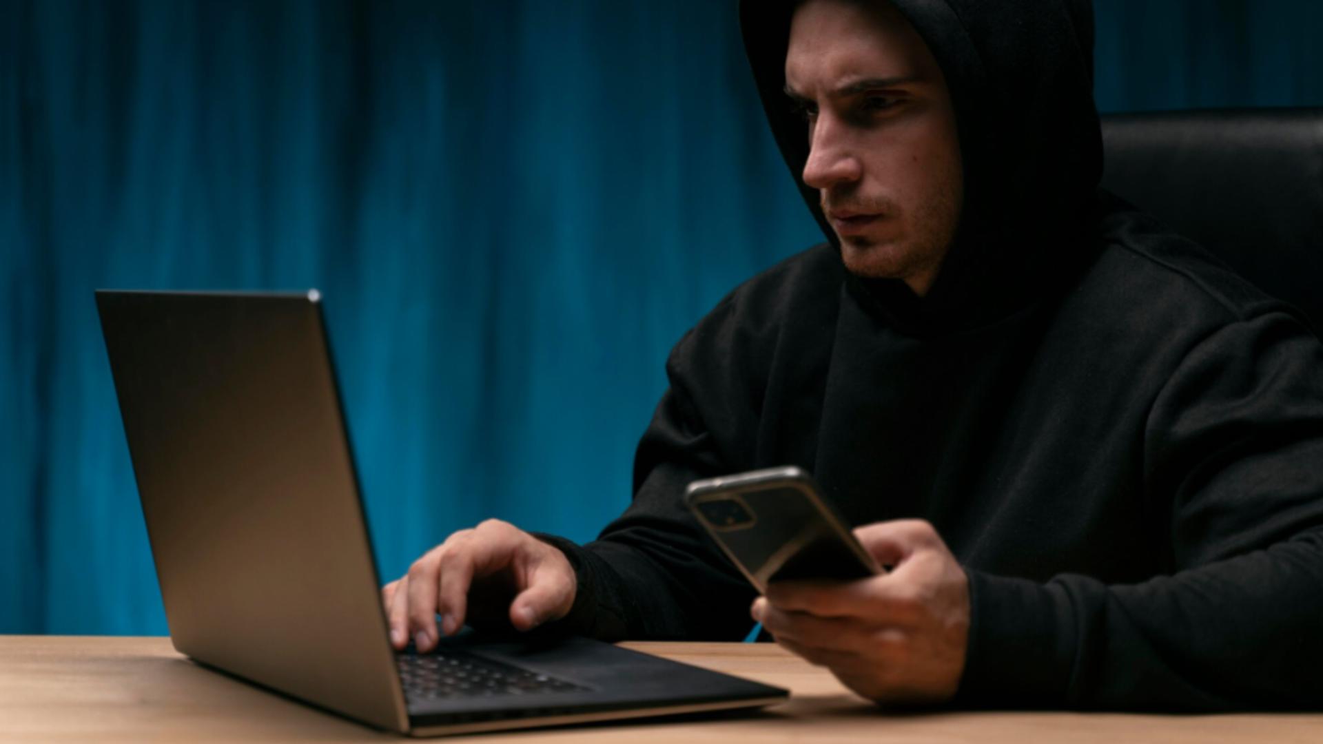 Escrocii se ascund în sigle oficiale