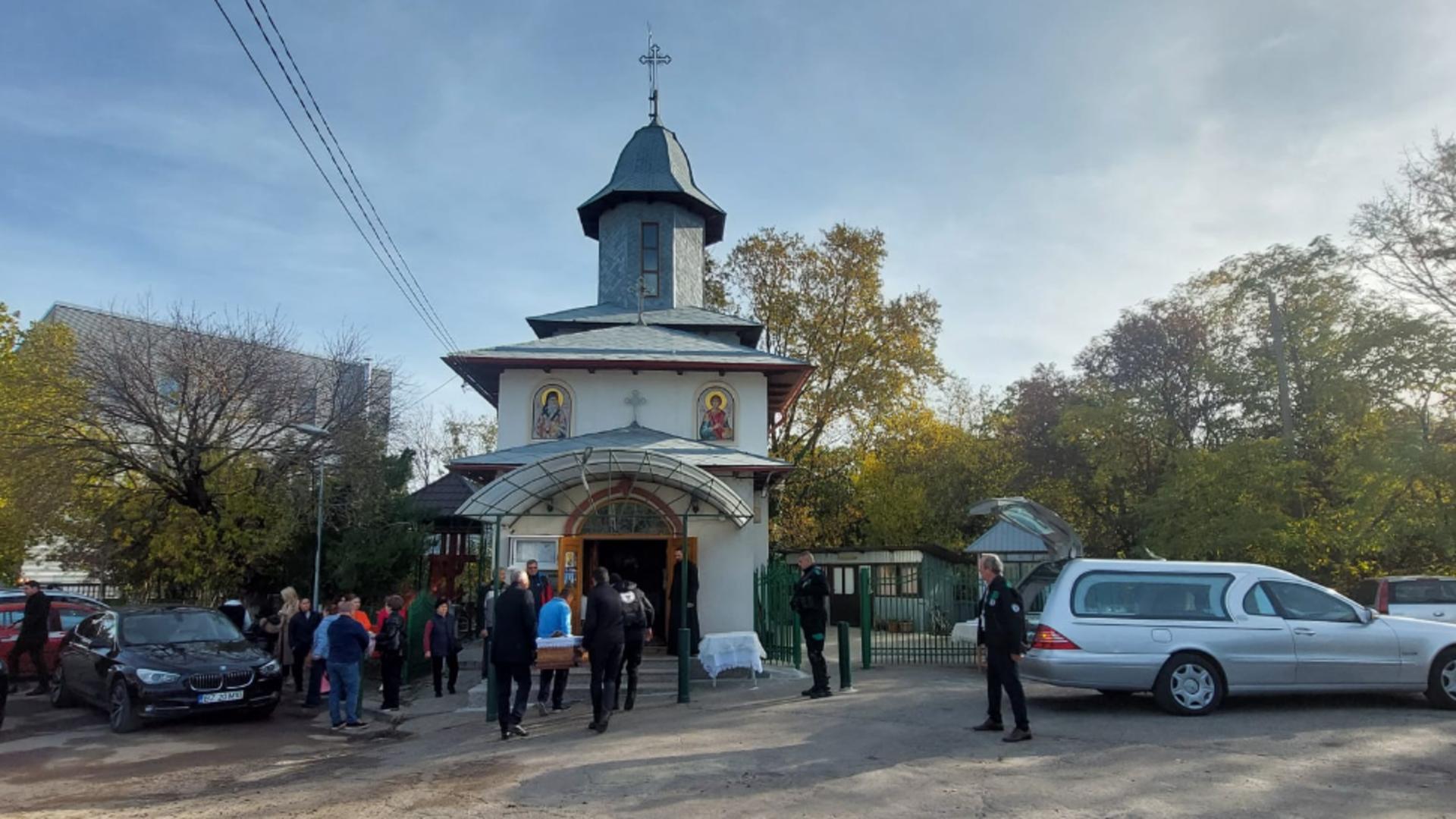 Trupul Ștefaniei Szabo, doctorița moartă în camera de gardă, adus astăzi la București. Înmormântarea va avea loc mâine 