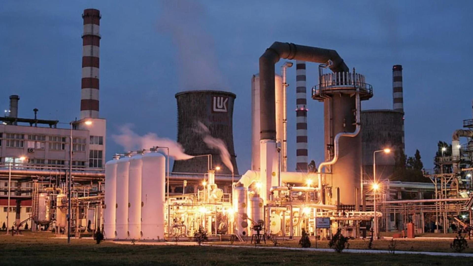 Rafinăria Lukoil Ploiești intră în revizie capitală. Când va fi reluată activitatea