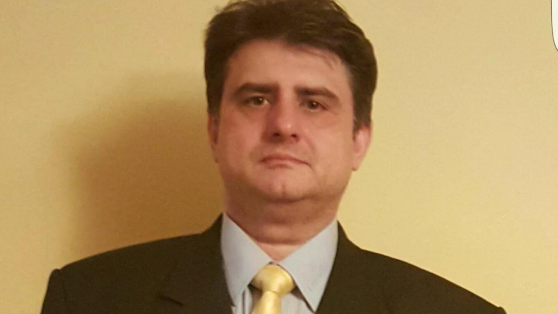 Bărbatul care a intrat cu mașina în Ambasada Rusiei. Foto: Facebook/ Bogdan Mătușoiu 