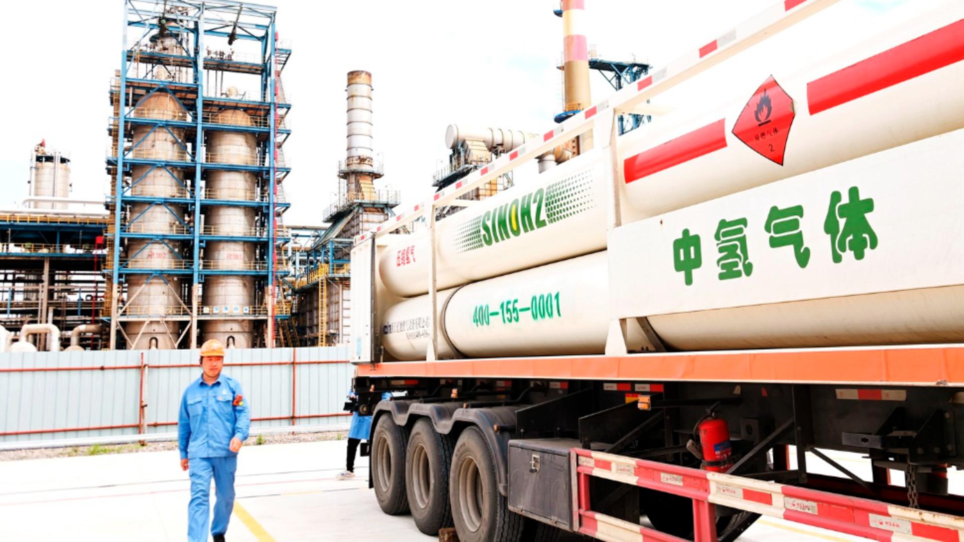 Marile rafinării chineze opresc cumpărăturile de petrol rusesc. Foto: Profimedia