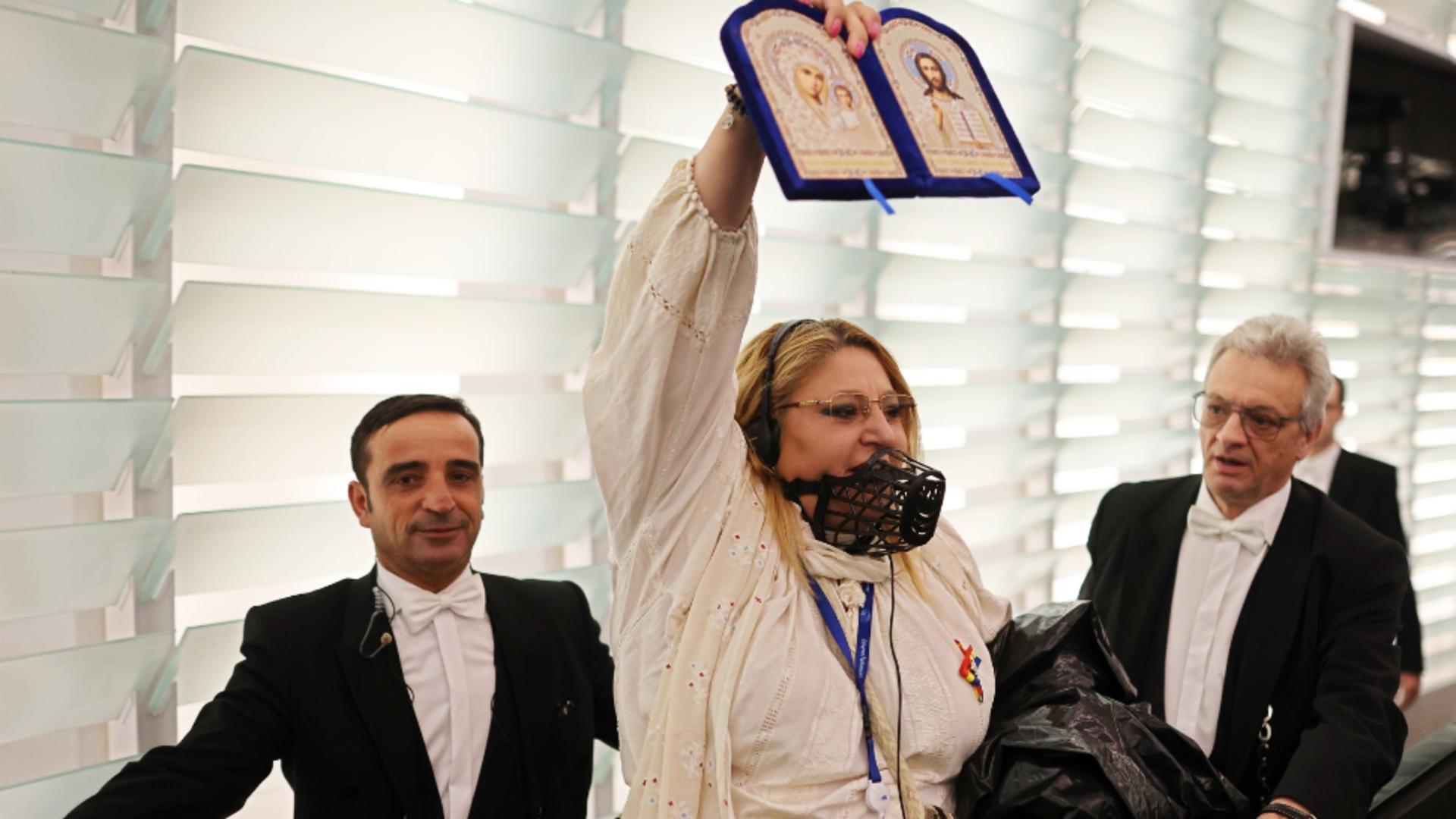 Șoșoacă riscă să rămână fără imunutatea parlamentară. Foto/Inquam