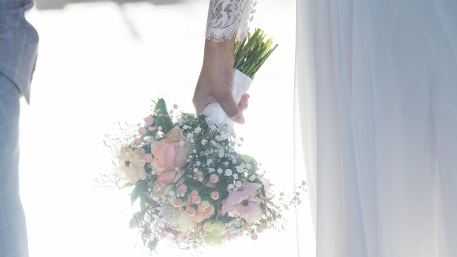 Simbolurile ascunse din buchetul de mireasă: cum să alegi florile potrivite pentru ziua cea mare /Profimedia