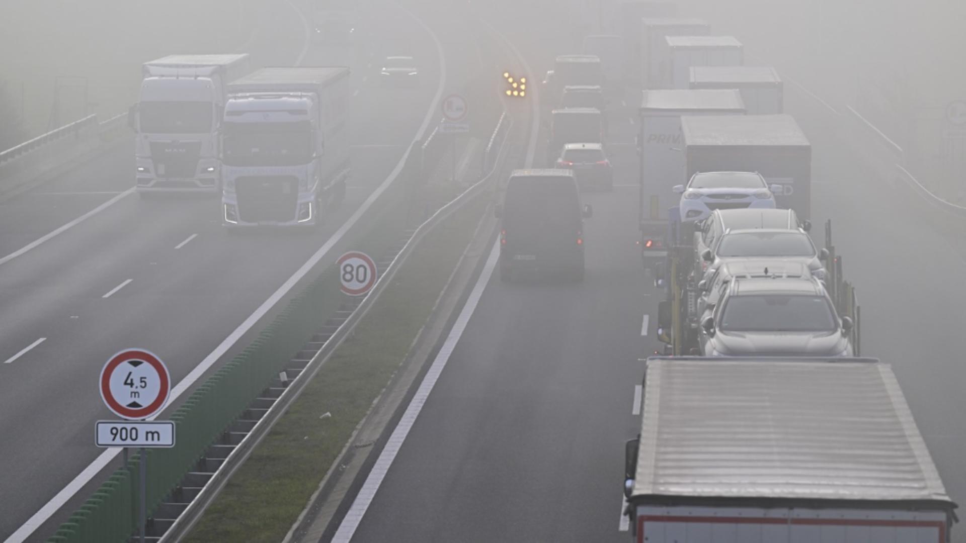 Mai multe județe, sub atenționare nowcasting de vreme severă imediată! Vizibilitatea, redusă izolat sub 50 de metri/ Profimedia