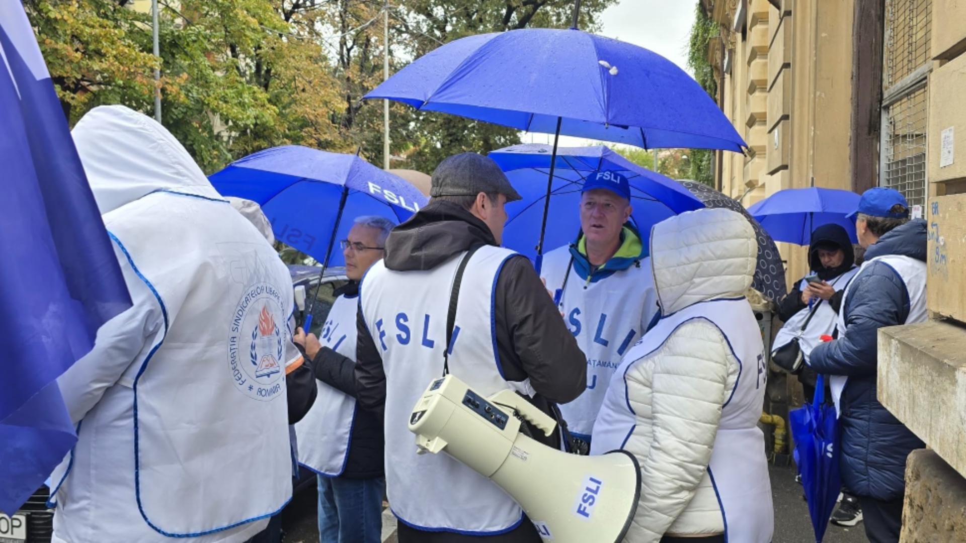 Sindicaliști din învățământ vor protesta la Cotroceni