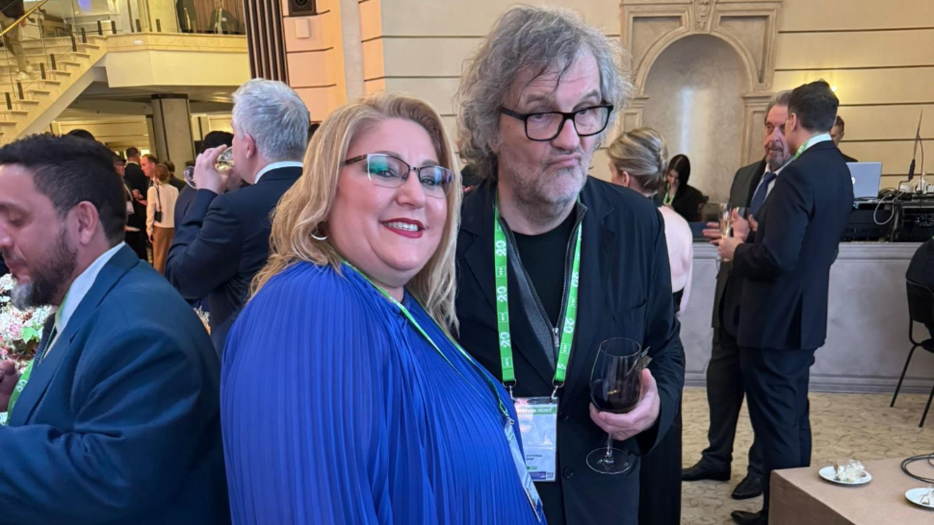 Diana Șoșoacă alături de Emir Kusturița, la Moscova. Foto/Șoțoacă