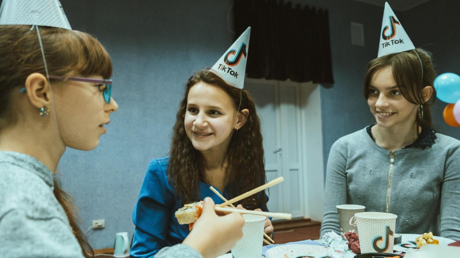 Țara speriată de drone interzice TikTok-ul pentru tineri