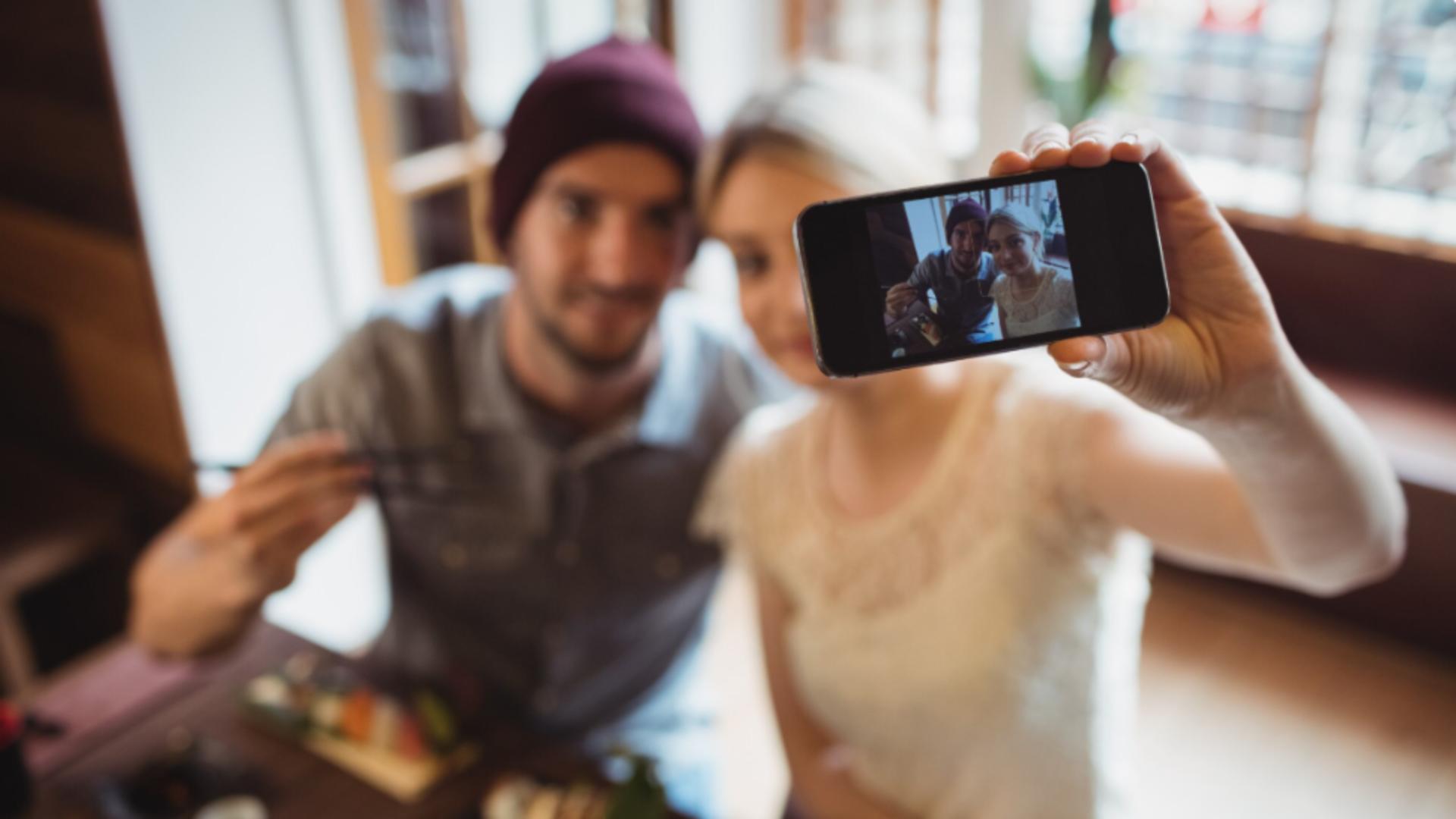 Doi utilizatori de TikTok, obligați să se căsătorească pentru că au publicat un videoclip considerat ”indecent”