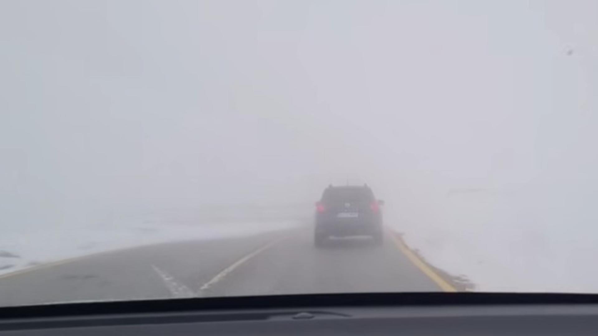 Transalpina, tot mai afectată de vremea severă: CNAIR închide un nou sector din cauza viscolului și a riscului de avalanșe