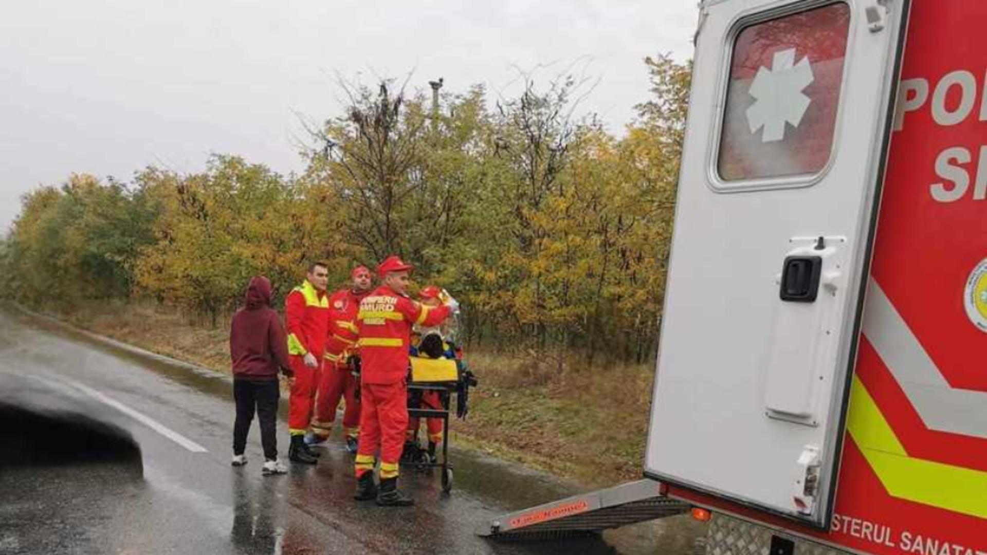 Echipele de ajutor intervin la fața locului (foto: arhivă)