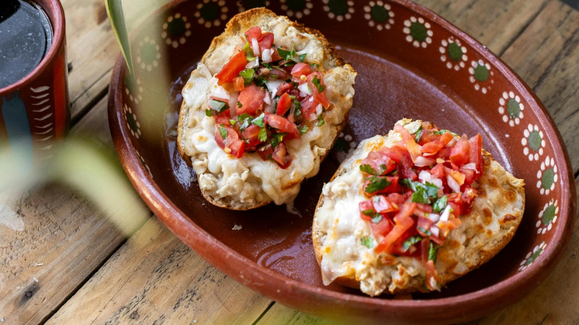 Zacuscă de vinete cu legume mexicane. O rețetă pe care trebuie să o ai în cămara ta pentru iarnă