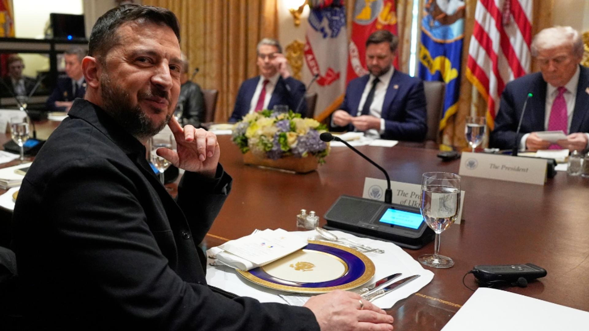 Zelenski a luat masa cu Trump la Casa Albă. Foto/Profimedia