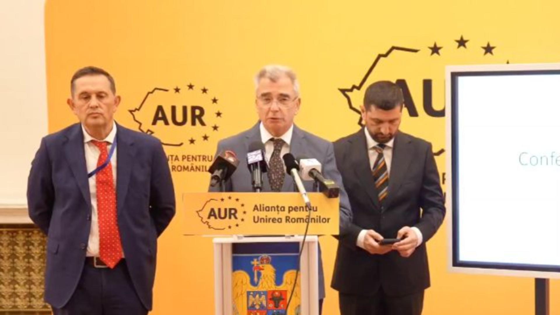 Bolojan este acuzat că a luat măsuri care au accentuat criza