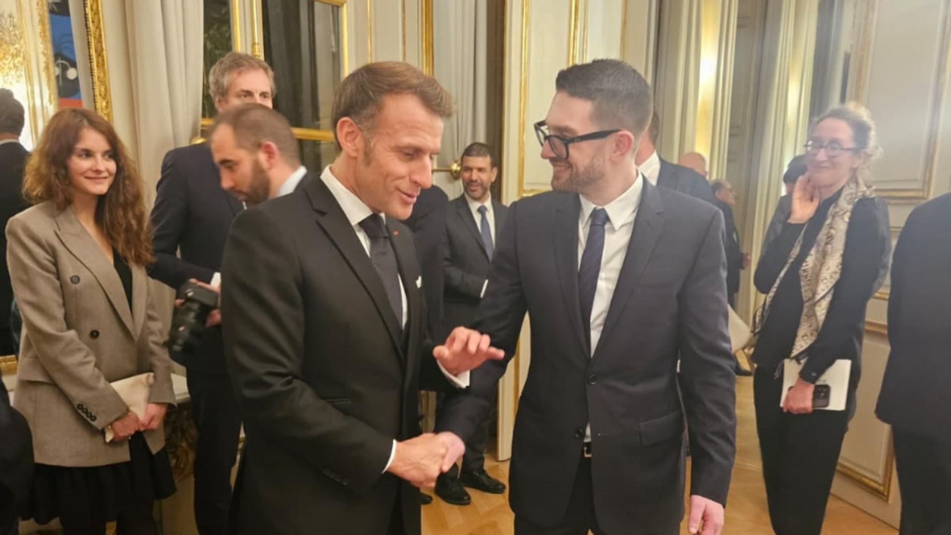 Fiul lui Soros, alături de Macron. Foto: Facebook