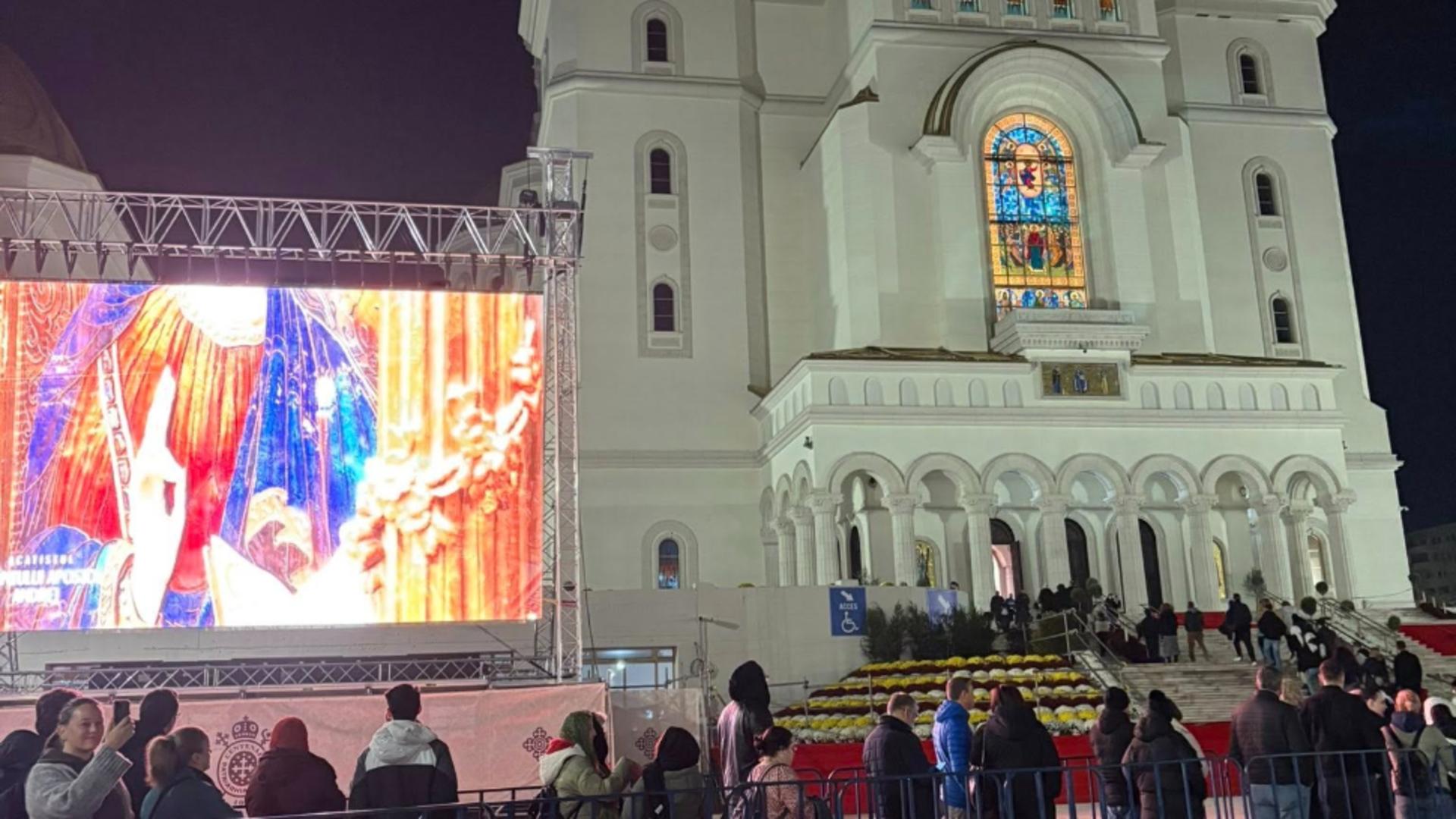 Catedrala se închide